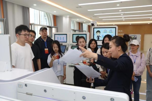 2024全国重点网络媒体龙江行丨数字政府让数据多跑路百姓少跑腿(图1)
