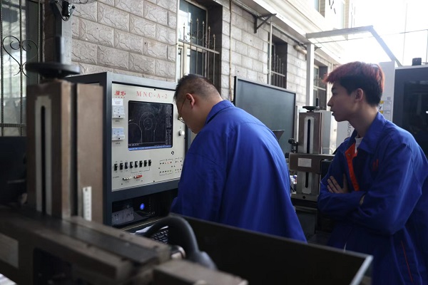 2024全国重点网络媒体龙江行｜黑龙江职业学院 智能制造让传统产业“华丽转身”(图5)