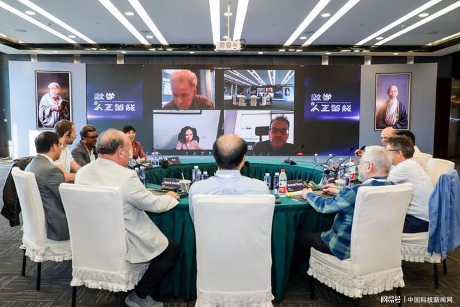 2024年世界人工智能大会“数学与人工智能”学术会议成功举办(图2) 2024年世界人工智能大会“数学与人工智能”学术会议成功举办(图2)
