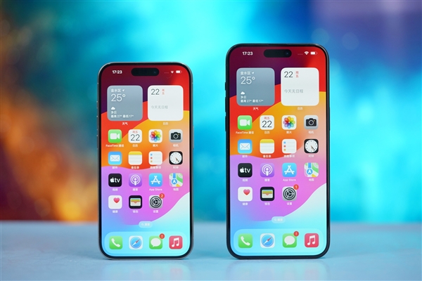 消费电子备战618:iPhone降价促销 折叠屏受捧 AI终端尚需市场培育(图1) 消费电子备战618:iPhone降价促销 折叠屏受捧 AI终端尚需市场培育(图1)