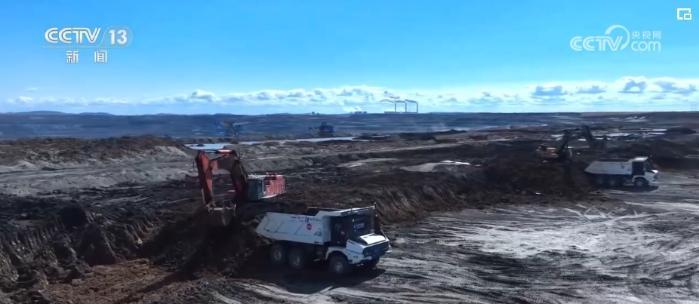 5512亿、424万亿……全民普惠性的5G建网彰显“中国力量”(图12) 5512亿、424万亿……全民普惠性的5G建网彰显“中国力量”(图12)