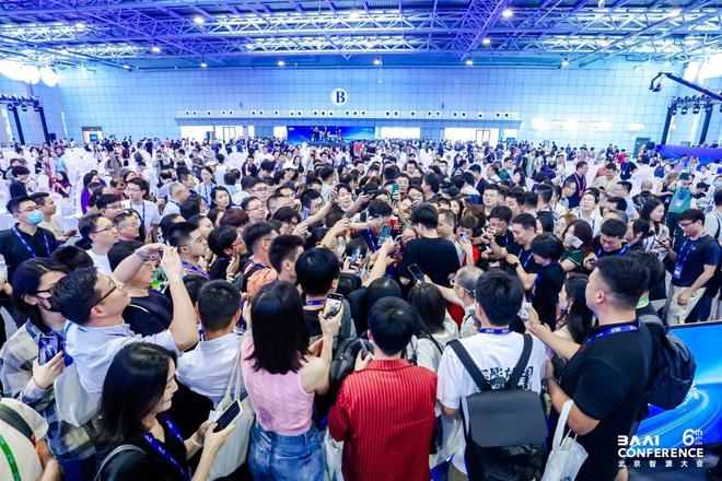 “AI界春晚”2024北京智源大会：新主角、共识和分歧｜大模界(图1)